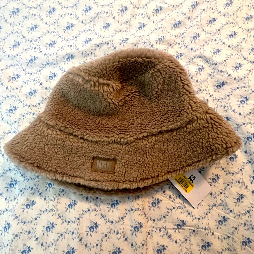 UGG bucket hat - NWT